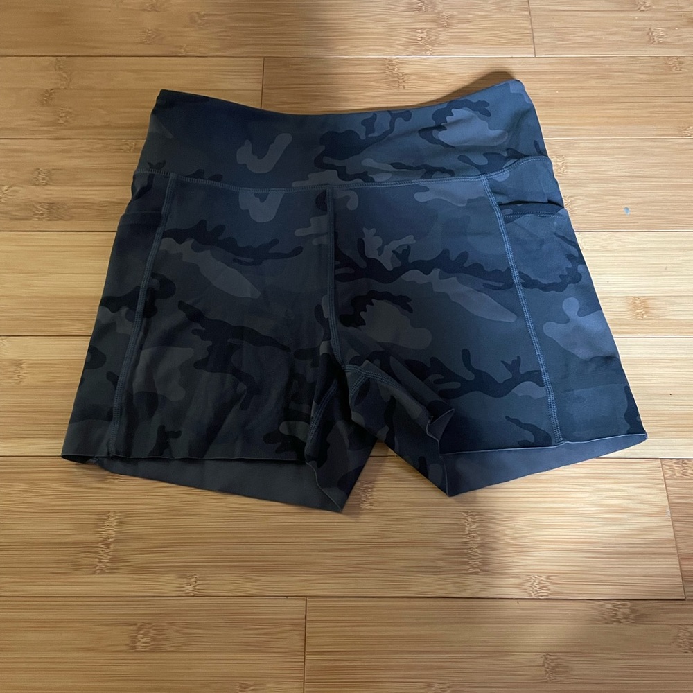 Zyia Luxe Forest Camo Hustle shorts